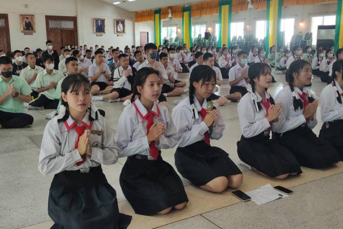 กิจกรรมเช้าวันใหม่กับกิจกรรมสวดมนต์หมู่ทำนองสรภัญญะ ในวันอังคารที่ 18 กรกฎาคม 2566 นะคะ เวลา 08.30 น. นักเรียนชั้นมัธยมศึกษาปีที่ 6