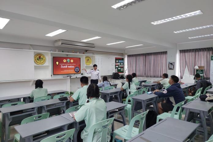 โรงเรียนมัธยมวิทยา ขอแสดงความยินดีกับนักเรียนของเราที่ได้ รางวัลในการตอบปัญหากฏหมาย เนื่องในวันรพี วันจันทร์ที่ 7 สิงหาคม 2566