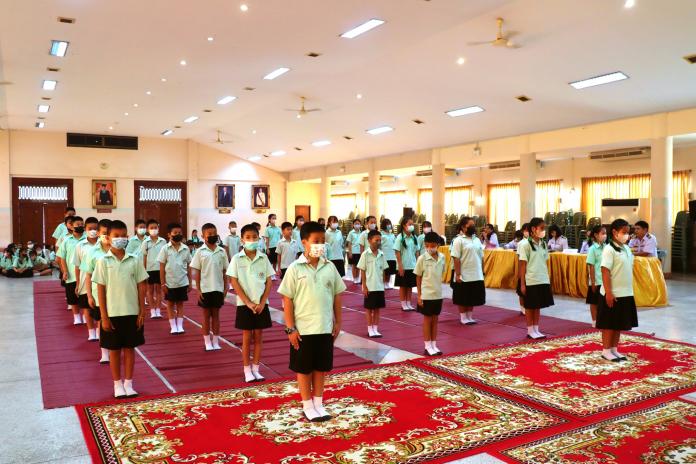 กิจกรรมเช้าวันนี้ กลุ่มสาระการเรียนรู้สังคมศึกษา ได้จัดทำการแข่งขันการประกวดมารยาทไทย ปีการศึกษา 2566 (ระดับชั้น ป.4 - ม.6) โดยเริ่มประกวดระดับชั้นประถมศึกษาปีที่ 4 ในวันจันทร์ที 21 สิงหาคม 2566 เป็นวันแรก ณ ห้องประชุมยกส่าย