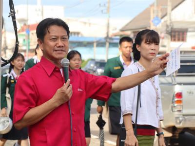 พิธีแห่เทียนพรรษา เนื่องในวันสำคัญทางพระพุทธศาสนา วันเข้าพรรษา