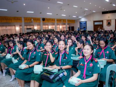 โรงเรียนสีขาวสร้างภูมิคุ้มกันปัญหาและพิษภัยยาเสพติดโรงเรียนมัธยมวิทยา